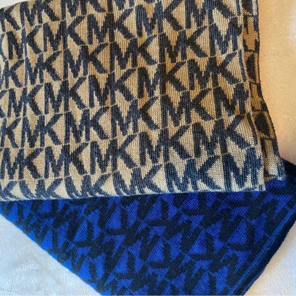 2 Michael Michael Kors Blue Black and Tan Infinity Scarfs - Picture 4 of 4